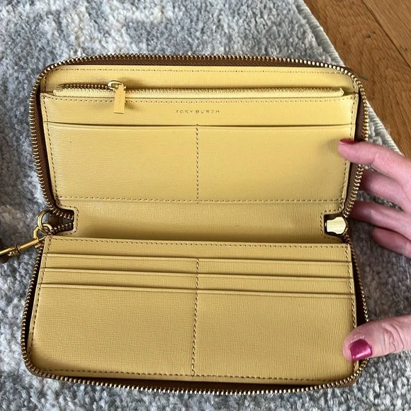 New Tory Burch Robinson Crosshatch Saffino leather Continental Wallet Wristlet - Picture 10 of 15